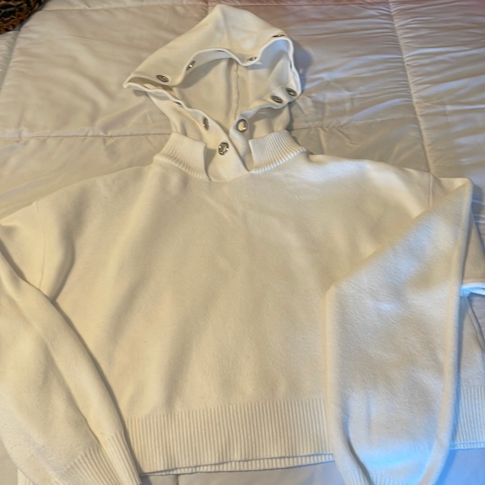 Zara white cropped sweater Sz small